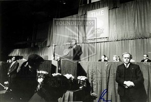 Image description is not available for 1984.193